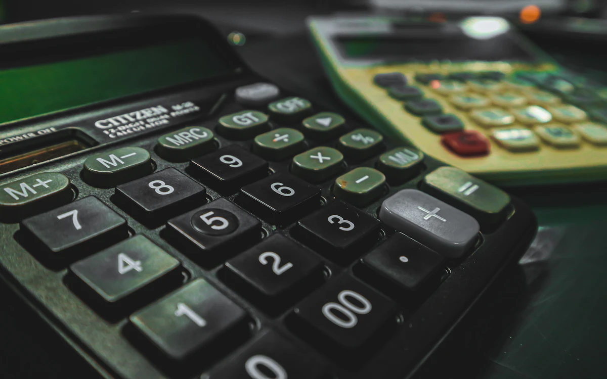 Calculatrice et pièces, prix d une assurance pour animal
